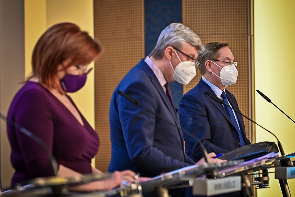 Government Confirms Ban On Gatherings Of More Than Two People Government Confirms Ban On Gatherings Of More Than Two People