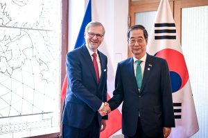 PM Fiala Meets South Korean PM Han In Prague To Discuss Ukraine and North Korea