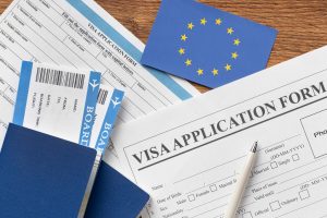 Hundreds of Visas Granted To Belarusian and Russian Dissidents